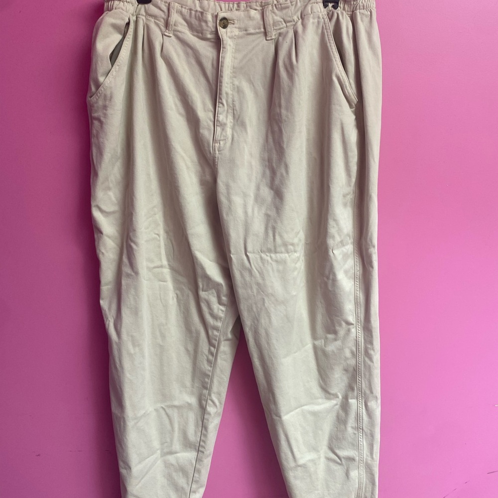 AE Women’s Khaki Pants